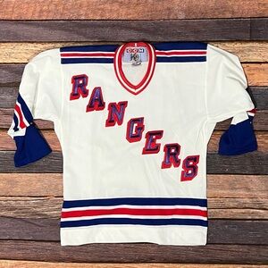 New York Rangers VTG CCM Hockey Boys Kids Youth Hockey Jersey Sweater
